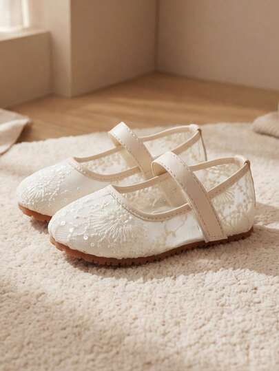 3-10 Years Old Girls' Beige Shoes, Made Of Beige Mesh Fabric, White Lace Embroidery And Silver Sequins, Non-Slip Soft Rubber Sole, Design, Mary Jane Style, Fresh And Gentle Princess Style, Suitable For School, Party, Spring And Summer Outdoor Wear, Flat Princess Shoes For Children