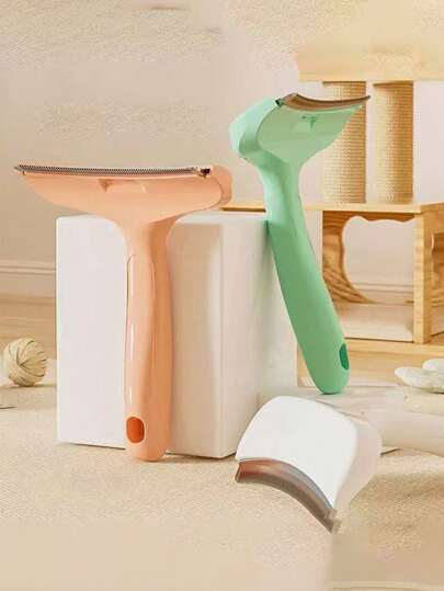 1支宠物去毛刷，犬猫通用，轻松去除底毛、脱落毛发，梳理毛发，握感舒适，适合短毛和长毛宠物，方便居家护理，打造柔软顺滑的毛发。