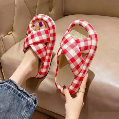 1 đôi dép quai chéo mới về dành cho nữ, dép đế dày đế bằng mùa hè dùng ngoài trời và trong nhà.