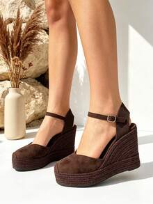 Women's High Wedge Espadrilles For The Beach, Vacation, And Party. High-Quality Women's Wedge Sandals With A Bohemian-Style Esparto Sole For Summer. Comfortable And With An Heel Height, Ideal For Walks And Outdoor Activities. Elegant And Fresh Footwear Option. - Brown - View 3