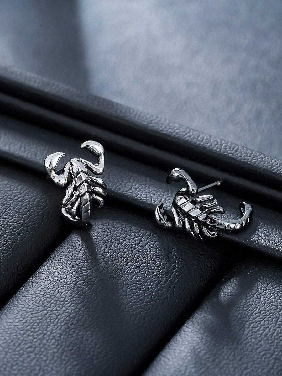 1 Pair Fashionable Street Style Scorpion Stud Earrings For Men, Unique Scorpion Design Men's Accessory, Suitable For Daily Wear, Gift For Friends On Holidays, Birthdays, Anniversaries - Multicolor - View 1