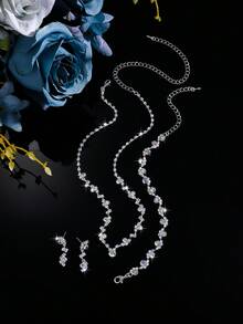 Bộ trang sức thời trang 4 món, gồm 1 dây chuyền, 1 đôi bông tai và 1 vòng tay, phù hợp cho phụ nữ đeo hàng ngày, cũng như trong các dịp cưới hỏi, tiệc tùng và các sự kiện khác. - Vàng - Xem 12