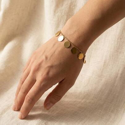 1 pieza Pulsera con colgante de disco redondo vintage chapado en oro de 18K de estilo europeo y americano para mujeres, accesorio de playa único y versátil con diseño brillante y ajustable