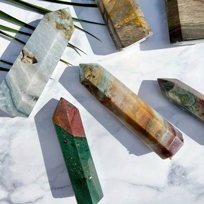 1 Tháp đá Jasper giọt nước mắt tự nhiên | Tháp pha lê phong cách Bohemian với họa tiết nhiều màu sắc như đại dương | Lý tưởng để trang trí bàn thờ, làm đồ trang sức, trưng bày sưu tầm, quà tặng Ngày Valentine, quà sinh nhật