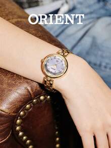 Orient 东方表女表，白色优雅时尚表盘，轻奢简约腕表，矿物水晶镜面不锈钢表带，适合多种场合日常佩戴，气质必备时尚腕表，3ATM防水石英机芯 SWD08003W0 - 白色 - 查看 2