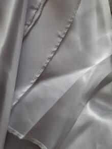 1件白色缎面圆形桌布，纯色光滑面料桌布，适用于婚礼、生日派对、宴会、新年派对、家居装饰、房间装饰、餐桌装饰、餐厅装饰，丝滑柔软，可水洗，是节日庆祝活动的理想之选。 - 白色 - 查看 10