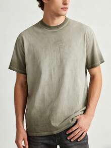 230g Heavyweight Pure Cotton Short-Sleeve T-Shirt For Men. Made From High-Weight, Tightly Spun Cotton, This T-Shirt Boasts A Natural Drape And Crispness. The Loose, Drop-Shoulder, Oversized Fit Is Suitable For Everyday Wear, Commuting, Street Style, Layering, And As A Base Layer. It's Soft Against The Skin, Wrinkle-Resistant, And Features A Simple Solid Color For A Sophisticated Minimalist Style. A Hardcore Basic Top That Combines Comfort And Quality. - màu xanh lá - Xem 2