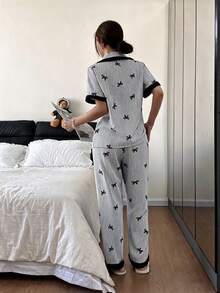 Dreamivo 2 Peças Conjunto de Pijama Feminino, Conjunto de Pijama com Estampa Listrada Preta, Babado, Manga Curta e Calça Longa, Pijama Confortável com Abertura Frontal e Lapela - Top de Manga Curta Macio com Botões e Calça Longa com Cintura Elástica, Roupa de Descanso Casual - Preto - Visão 2