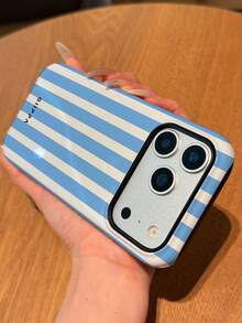 Una elegante funda para teléfono que no incluye cordón ni soporte GIIPPA Pink Stripe s Fashion Matte Vertical Striped 2-In-1 Phone en rosa y amarillo claro compatible con 16 15 14 13 12 11 PRO PLUS Spring Pastel, regalo de cumpleaños. - Multicolor - Ver 3