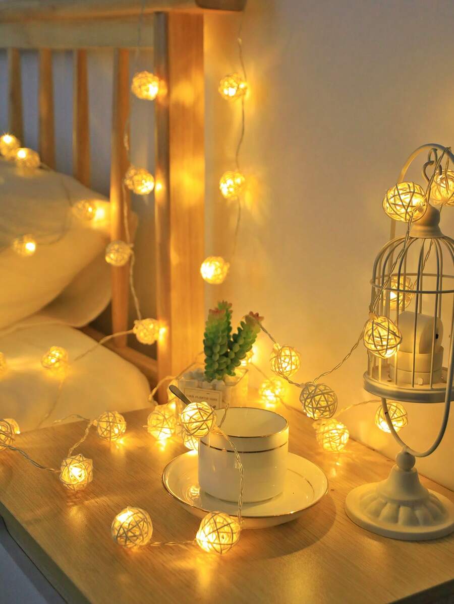 1 pieza Luces de cadena de bola de ratán decorativa interior de 1,5 m/3 m/4,5 m, funcionan con 2 pilas AA (pilas no incluidas), luces de decoración para cabecera de cama, decoración de boda y fiesta, luces de hadas blancas cálidas adecuadas para decoración exterior, estética de dormitorio y decoración navideña