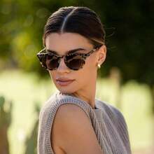 WearMe Pro Round Polarized Sunglasses For Women - Retro Classic UV400 Protection For Driving & Everyday Wear - Gọng màu xanh lục pha lê / Tròng kính đen - Xem 4