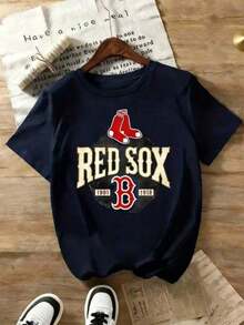 Graphic Tees2026 Summer Tops For Women,Free Shipping,Women's New Casual Sports T-Shirt Red Sox Baseball T Shirt 1901 1918 Boston Team Logo Cotton Short Sleeve Men Women Unisex Casual Top Sport WearSuitable For Baseball, Ice Hockey, Rugby, Sports Eventsholiday Partiesoutingssports And Other Holiday GiftsSt Pattys Day Outfit,Easter Outfit Women,Summer Outfits,Vacation Outfits Women,Summer Outfits For Women,Spring Outfits For Women,Summer Tops,St Pattys Day Outfit,Easter Outfit WomenCottnoWomen's Summer Clothing: Retro-Style Printed T-Shirt, Unisex, Perfect For Holidays, Parties, And Gifts - 藏蓝色 - 查看 2