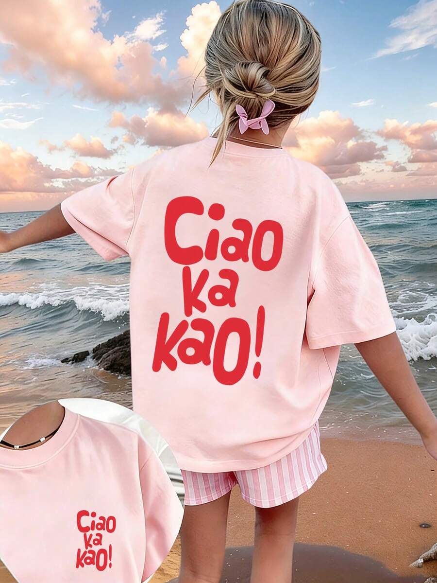 Tween Girl "Ciao Ka Kao" Italian Print Soft & Comfortable T-Shirt, Suitable For Outdoor Sports, Casual Daily Wear, Street & Campus Style, Fashionable Girls Spring/Summer Versatile Top - Pink - View 1