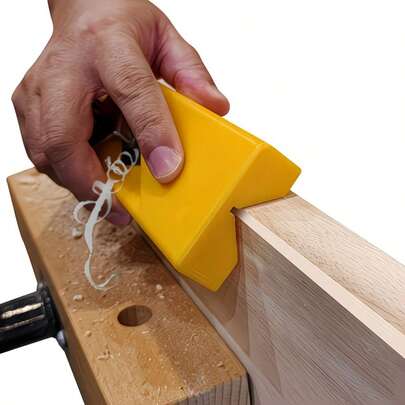 Dụng cụ vát cạnh 45 độ, dụng cụ chuyên dụng để tạo góc vát trong chế biến gỗ, dụng cụ cắt góc không dùng điện. Thích hợp cho gỗ và vách thạch cao - Vận hành bằng tay, điều khiển chính xác, lý tưởng để làm mịn các cạnh và cắt góc.