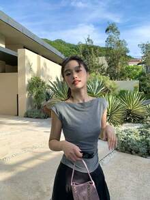 女款素色船領短袖T恤，修身腰線設計針織上衣，夏季款 - 灰色 - 查看 3