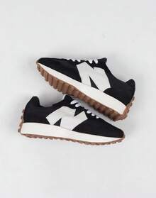 New Balance Wmns 327 'Black White Gum' New Balance Women Sneakers WS327BL | Modern Street Style, Comfortable All-Day - 黑白橡膠 - 查看 2