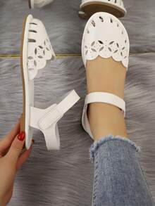 Vintage Roman Style Closed Toe Flat Sandals For Women, Breathable Toe Protection, Hook And Loop Closure For Easy On And Off, Daily Commute, Practical Versatile Design - White - View 1