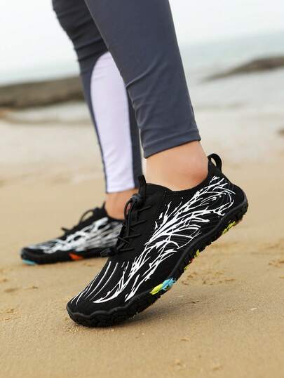 男女通用水鞋，户外防滑速干软底鞋，一脚蹬设计，适合涉水、游泳、冲浪、赤脚沙滩。