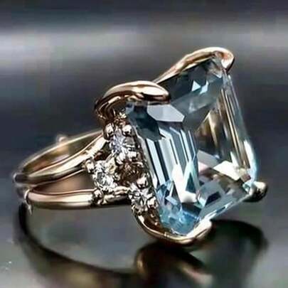 Anillo de boda elegante para mujer chapado en oro de 14k, incrustado con circonita sintética, que simboliza elegancia y nobleza, diseñado para crear un anillo de compromiso/boda grácil y hermoso para el Día de San Valentín