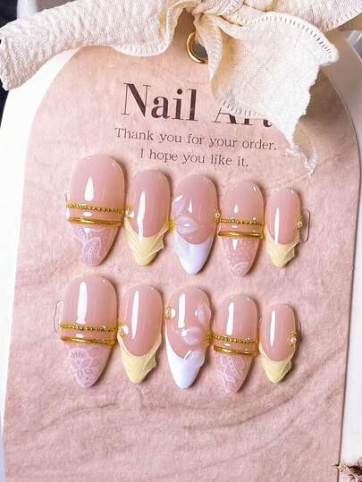 10 Pieces Handmade Almond-Shaped Press-On Nails, White Lace & Yellow French Carving Design Featuring Hand-Painted White Lace, Yellow French Tips And 3D Stereo Wavy Lines, Decorated With Handcrafted White 3D Carvings, Gold Steel Beads And Gold Lines. These Elegant, Romantic And Minimalist Press-On Nails Present A Sophisticated, Sexy And Light-Luxury Style. Suitable For Daily Wear, Dates, Concerts And Business Casual Occasions, They Make An Excellent Gift For Women And Girls.