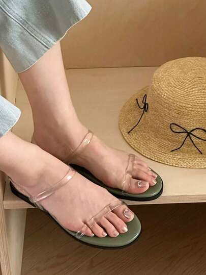 Sandal đế bằng quai trong suốt tối giản dành cho nữ, thích hợp cho mùa hè.