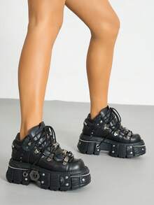 Botas de tobillo con suela gruesa y plataforma, suela blanda, puntera redonda negra de mujer con cordones y elementos metálicos, estilo plano punk casual, moda Y2K Halloween - Negro - Ver 6