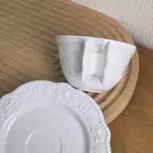 Bộ tách và đĩa cà phê 180ml màu trắng ngọc trai dập nổi, bộ tách trà chiều thanh lịch, tinh tế, thiết kế tay cầm sáng tạo chủ đề bướm và dây leo, món quà tuyệt vời cho Ngày Valentine, Ngày của Mẹ. - Dây leo trắng - Xem 8