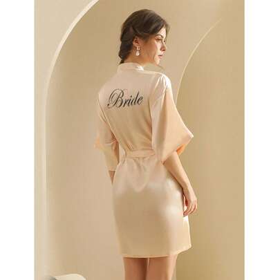 1PC Bride & Bridesmaid Initial Letter Robe, Bridal Party Prep Wear, Wedding Ceremony & Reception Accessories Pajama Ladies Spring Summer Wedding Bridesmaid Pajama Bride Dress Bestie Party Embroidered Bathrobe Bride Bathrobe Wedding Party Wedding Supplies Outdoor Wedding Holiday Party Supplies