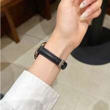 1 条 20mm/22mm 日常款精细真皮表带，兼容三星 Galaxy Watch 7/5 和 Galaxy Watch 6/47mm 表盘尺寸。 - 黑色 - 查看 4