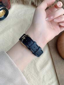 1 chiếc đồng hồ đeo tay nữ hình oval, số La Mã, kiểu dáng thanh lịch, thích hợp đeo hàng ngày. - màu đen - Xem 6