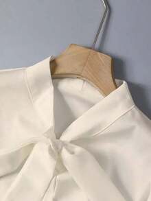 Camisa casual de manga larga de satén blanco elegante para mujer, blusa versátil para ir al trabajo con detalle de cuello con lazo - unicolor apto para todas las estaciones, lavable a máquina, no transparente, tela suave y transpirable, textura de satén refinada, corbata de unicolor para la oficina y uso diario en primavera - Albaricoque - Ver 6