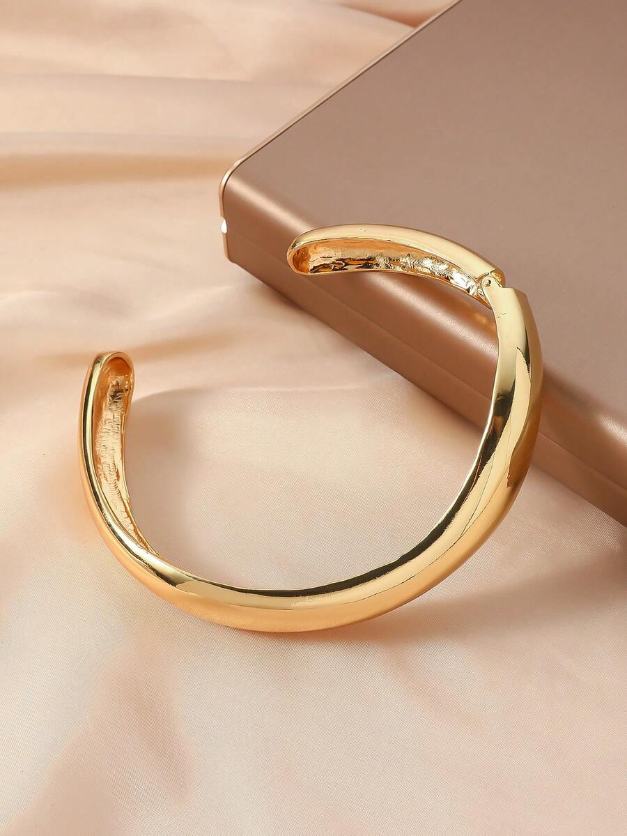 1pc European And American Metal Wavy Round Curved Necklace, Luxury Clavicle Chain Exaggerated Elegant Necklace Accessory For Women - Wavy Circular Curved Collar - View 1