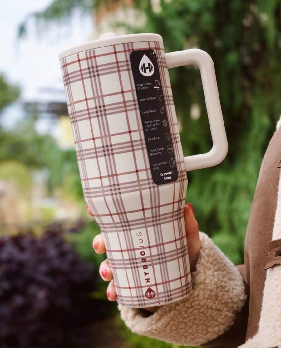 HYDROO-JUGG, 40 Ounces, Leopard Pattern / Blairge Pattern Series, Stainless Steel Vacuum Insulated Cup Ice Breaker Cup, A Preferred Choice For Mugs As Gifts, 2 Designs Suitable For Diverse Groups Of People: Leopard Pattern Is Bold And Individualistic, Suitable For Young People; Blairge Pattern Is Retro And Elegant, Suitable For Office Workers On Commutes. Vacuum Insulation Technology, Effectively Locks Temperature And Freshness, Keeps Drinks Frozen In Summer And Heated In Winter. Anti-Slip Handle, Leak-Proof Lid With A Tight Seal, Detachable Straw For Easy Cleaning, Stable At The Bottom. 40OZ Large Capacity, Reduces Frequent Refilling, Suitable For Various Scenarios Such As School, Office, Vehicle, And Fitness. Convenient And Hassle-Free For Personal Use, Suitable For Giving To Family Members, Friends, Or Colleagues During Festivals. Practical And Practical, With Excellent Value For Money. - 布萊爾 - 查看 1