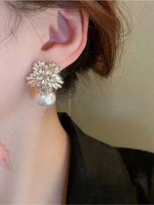 Topshiny 1 Pair Elegant Luxury Rhinestone Snowflake Faux Pearl Earrings Exaggerated French Style Bridal Earrings For Women Suitable For Party And Daily Wear - 黃金 - 查看 3