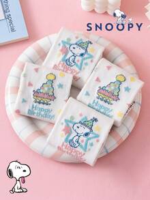 SNOOPY 半双正品史努比袜子，白色女士中筒袜。可爱卡通设计，时尚靓丽的白色夏季史努比袜子。防臭吸湿，休闲百搭，卡通图案中筒袜，适合学生、成人，可作为礼物或日常穿着。 - 彩色 - 查看 8