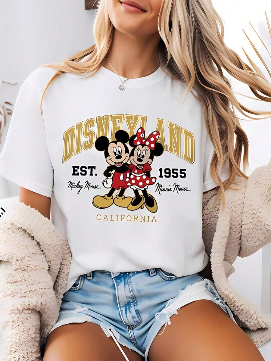 Disney-Style Women's Printed T-Shirt Featuring Classic 1955 Cartoon Prints Of Mickey And Minnie Mouse. This Round-Neck Summer Top Is Crafted From Soft, Comfortable 100% Cotton Fabric, Perfect For Everyday Wear, Outdoor Activities, Or Shopping. It Also Makes An Ideal Choice For Women's Vacation Wear. - trắng - Xem 1