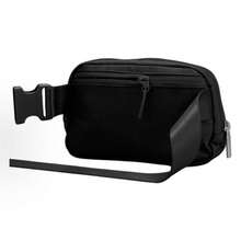 Lululemon Everywhere Belt Bag 1L Black (Unisex) - 黑色 - 查看 5