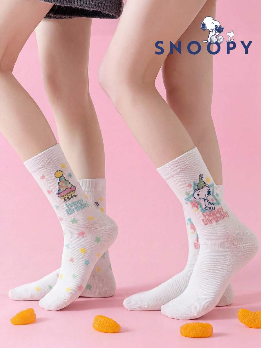 SNOOPY 半双正品史努比袜子，白色女士中筒袜。可爱卡通设计，时尚靓丽的白色夏季史努比袜子。防臭吸湿，休闲百搭，卡通图案中筒袜，适合学生、成人，可作为礼物或日常穿着。 - 彩色 - 查看 1