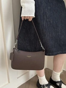 时尚纯色字母百搭简约腋下女士斜挎包优雅链条单肩包，适合购物、携带钱包、年轻女性、大学生、职场新人、白领人士。非常适合办公室、大学、工作、商务、通勤、户外活动、旅行和郊游等场合。 - 巧克力棕 - 查看 5