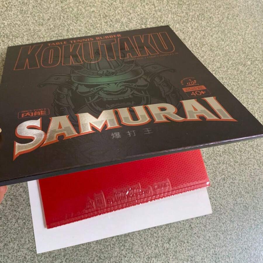 Tấm cao su vợt bóng bàn tự nhiên dày 2.2mm, độ bám dính cao, độ cứng 37°, độ nảy mạnh, thích hợp cho luyện tập các kỹ thuật đánh vòng cung và tấn công. - Nhiều màu - Xem 1