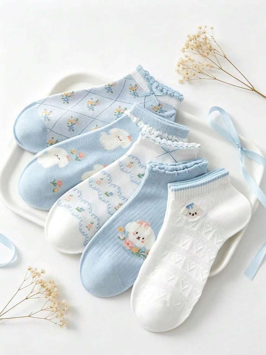 5双卡通小狗短袜，女童款，荷叶边袜口，甜美可爱。采用透气针织面料，夏季穿着清爽不闷热。高弹力，穿着舒适贴合，低帮设计，适合搭配帆布鞋、运动鞋和乐福鞋。柔软亲肤，不磨脚。适合通勤、上学、约会等各种场合，是提升夏季造型的必备单品。 - 彩色 - 查看 1