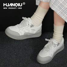 HUANQIU 2026新款女士厚底低帮网面运动鞋，白色和灰色，防滑耐穿，修身显瘦，适合日常、工作、上学、休闲街头穿着 - 白灰 - 查看 9