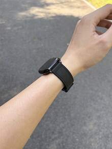 1件中性真皮與矽膠磁吸錶帶，兼容 ，適用 42mm、38mm、40mm、41mm、44mm、45mm、46mm、49mm，時尚智慧手錶替換錶帶，適用於 Series Ultra2/1、SE2、SE 11、10、9、8、7、6、5、4、3、2、1 等，可作為學生返校禮物 - 黑色 - 查看 5