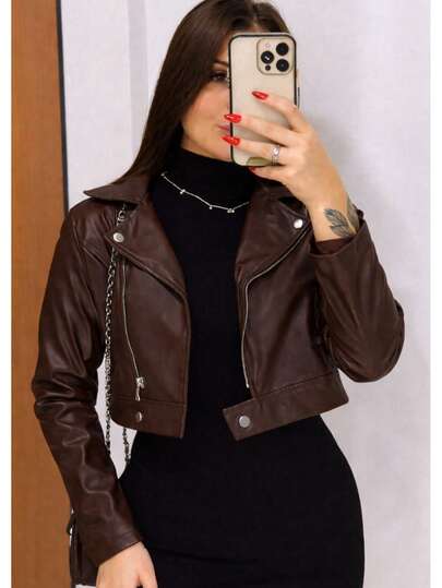 Jaqueta Marrom de Couro Fake com Zíper e Botões Feminina – Moderna e Elegante, Moda São João 2026 - LOOK PODEROSO