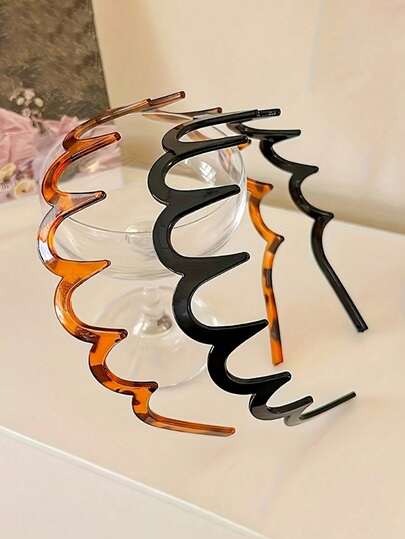 Retro Wavy Headband - Non-Slip, Toothed Design Headband In Tortoiseshell And Black Colors - Suitable For Daily Wear And Valentine's Day. Daily Headband | Wavy Hair Accessory | Toothed Headband | Hair Accessory | Firmly Fixes Hairstyle Without Damaging Hair, Suitable For Daily Wear.