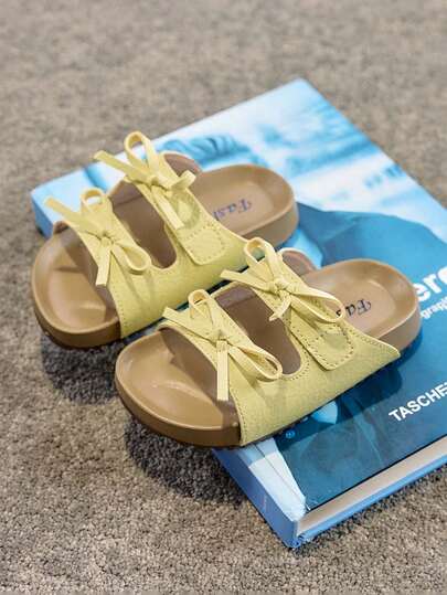 1 Pair Girls' Princess Slippers, Slip-On Design With Bow Decor, Thick Sole Breathable Casual Comfortable Home Wear, Soft Bottom Non-Slip, New Leather Upper, Fashionable Cute Beach Shoes, Suitable For Summer