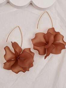 1 Đôi bông tai hình hoa bằng acrylic - màu nâu - Xem 1
