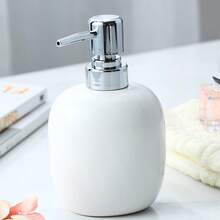 1 bình đựng xà phòng lỏng bằng gốm sứ, bình đựng đồ dùng cao cấp cho khách sạn, dùng đựng sữa dưỡng thể, dầu gội, sữa tắm, có vòi bơm bằng nhựa, màu trắng/đen, thích hợp cho phòng tắm. - hình bầu dục - Xem 11