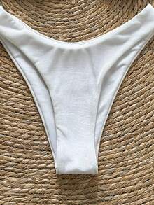 Bộ bikini trắng quyến rũ đính ngọc trai | Món đồ không thể thiếu cho đêm hẹn hò Valentine | Áo tam giác với mặt dây chuyền vỏ sò vàng + Quần cạp cao | Phải có cho những kỳ nghỉ biển và lãng mạn bên hồ bơi - trắng - Xem 5