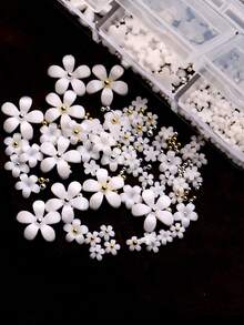 QIANJIKU 6个白色3D ABS花朵美甲装饰，混合尺寸白色花朵美甲饰品，配金属珠、珍珠、水钻，花卉饰品美甲用品，节日礼物，DIY - 彩色 - 查看 6